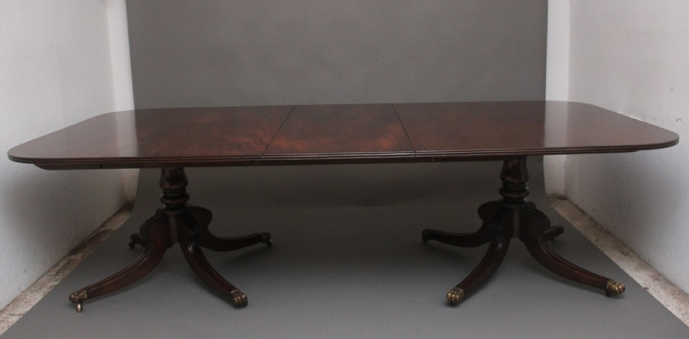 Large early 20th Century mahogany twin pedestal dining table View VI