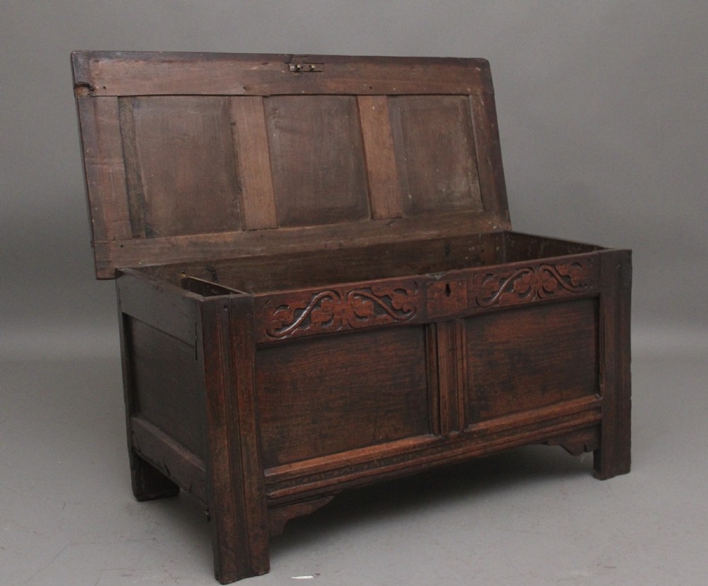 18th Century oak coffer  View IV