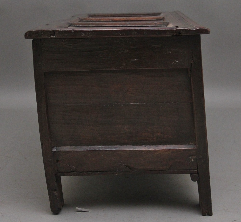 18th Century oak coffer  View VI