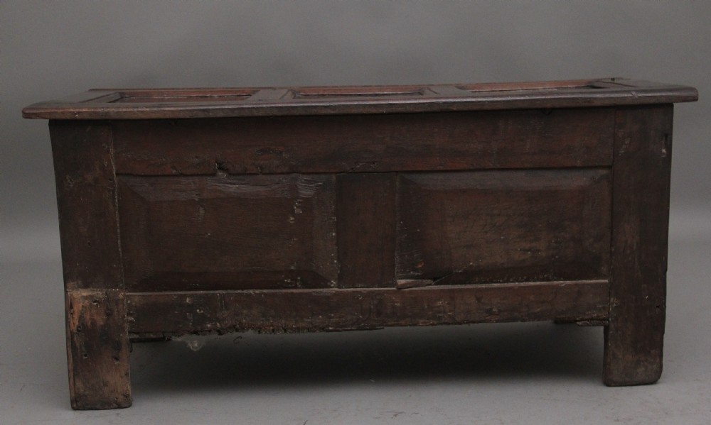 18th Century oak coffer  View VII