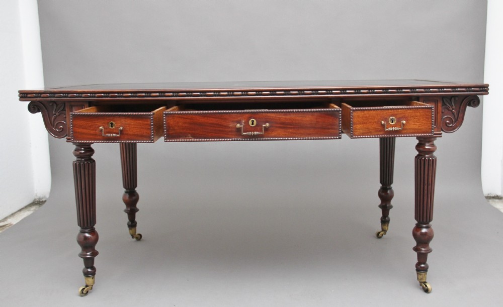 Pair of early 19th Century mahogany library tables View IV