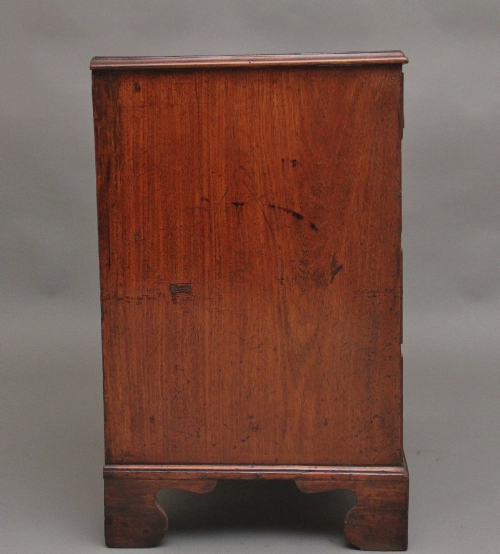 Early 19th Century mahogany chest View V
