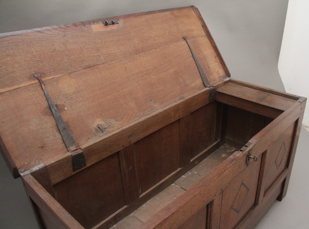 Early 18th Century oak coffer View V