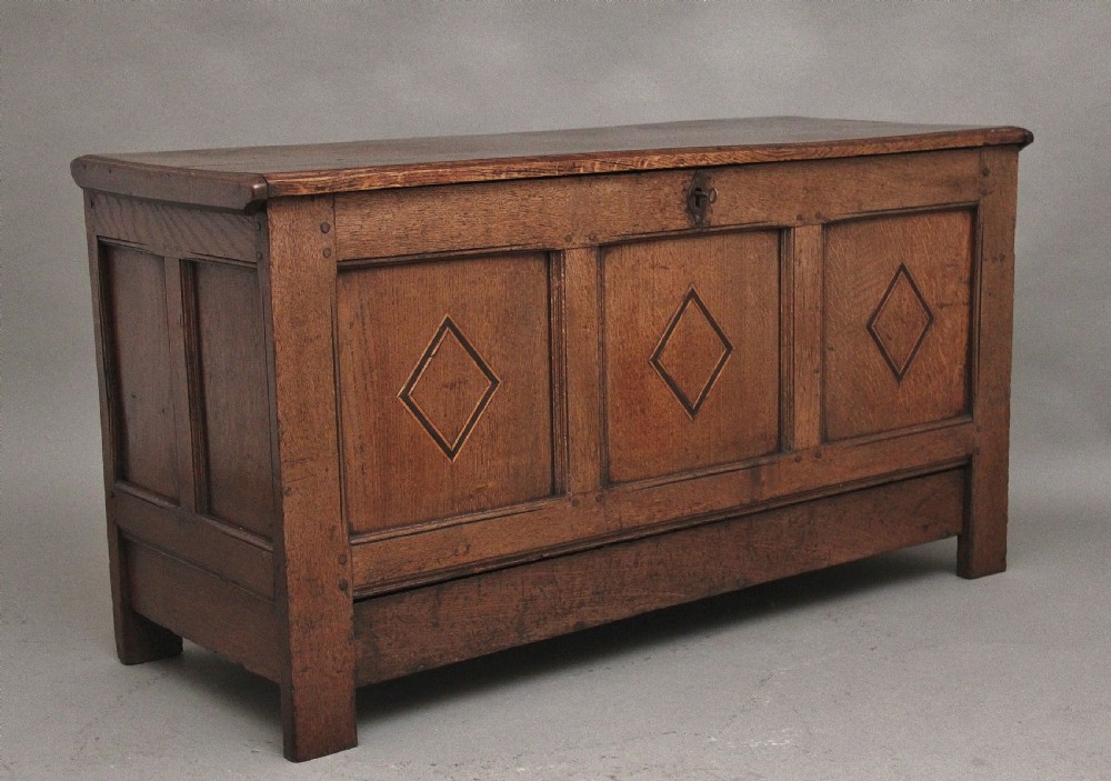 Early 18th Century oak coffer View VI