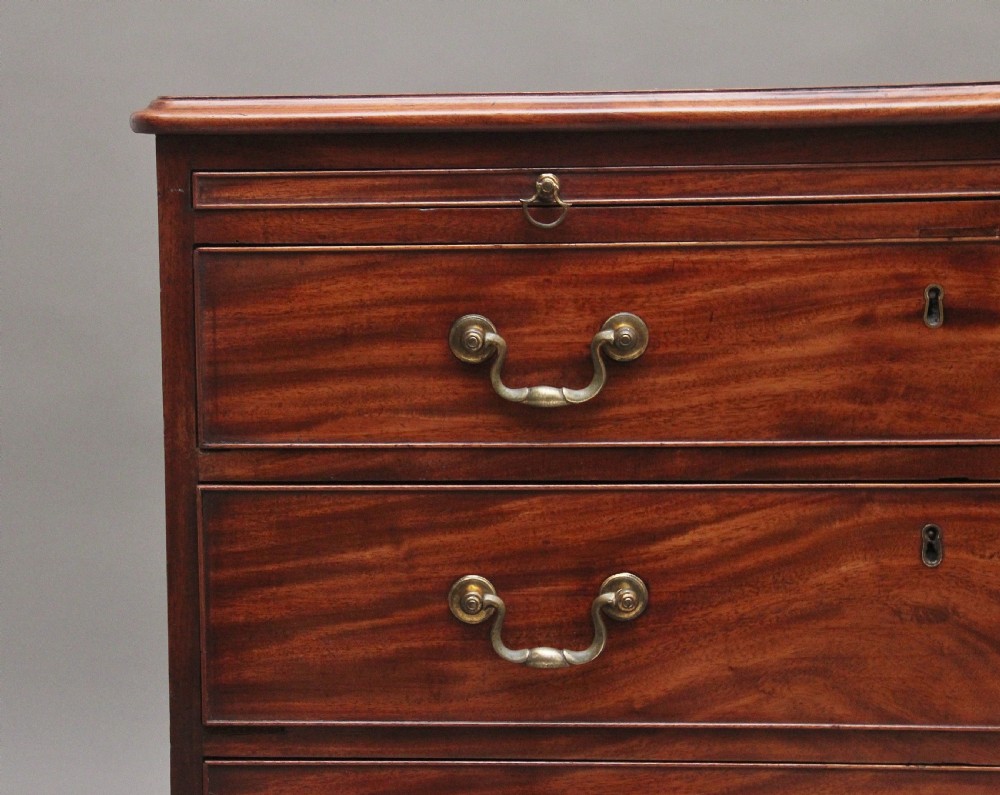 Superb quality 18th Century mahogany chest of drawers View II