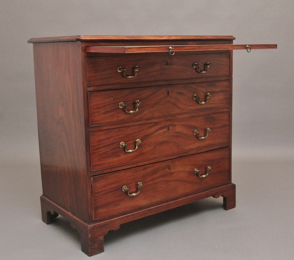 Superb quality 18th Century mahogany chest of drawers View IV