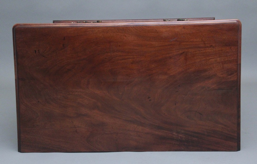 Superb quality 18th Century mahogany chest of drawers View XI
