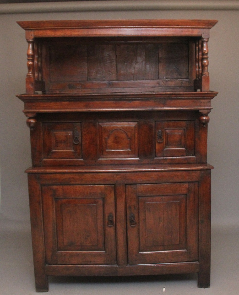 Early 18th Century oak tridarn