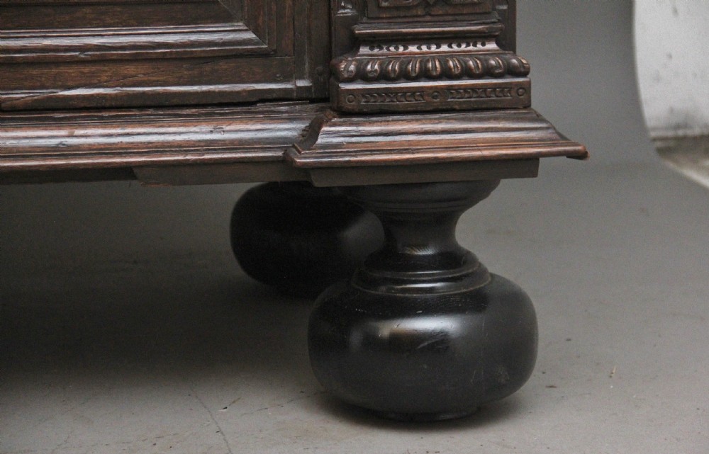 17th Century Flemish carved oak cupboard View XVI