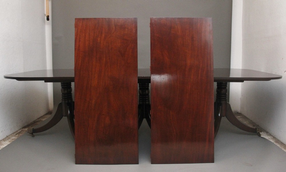 Early 19th Century three pedestal dining table View III