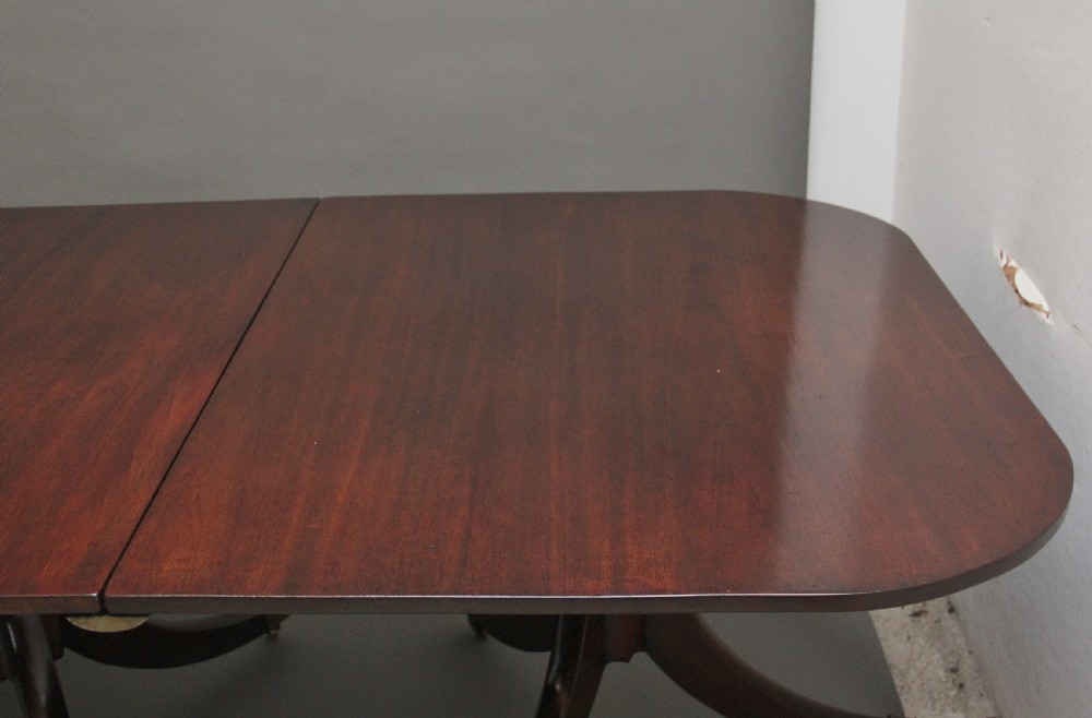 Early 19th Century three pedestal dining table View IX