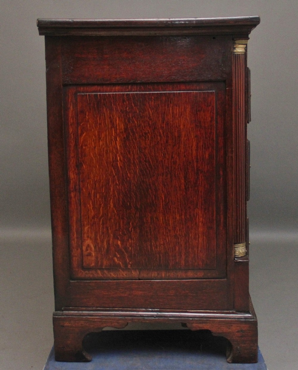 18th Century oak dresser base View XI