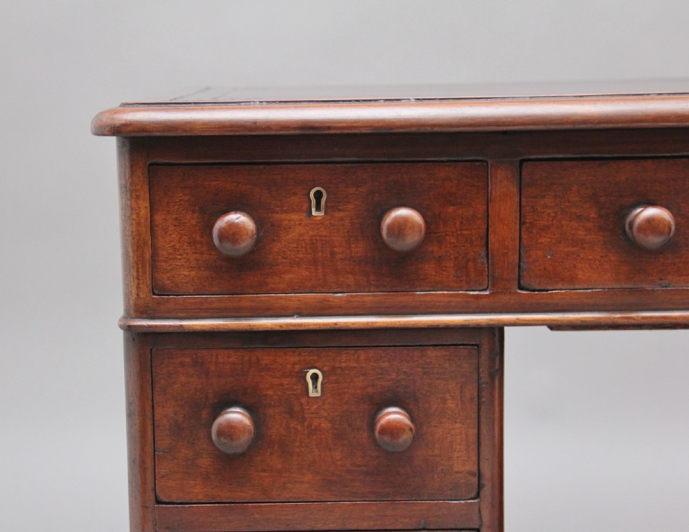 Early 19th Century mahogany pedestal desk View VIII