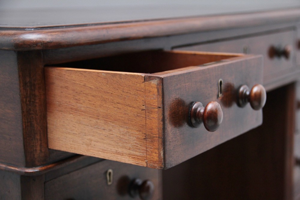 Early 19th Century mahogany pedestal desk View IX