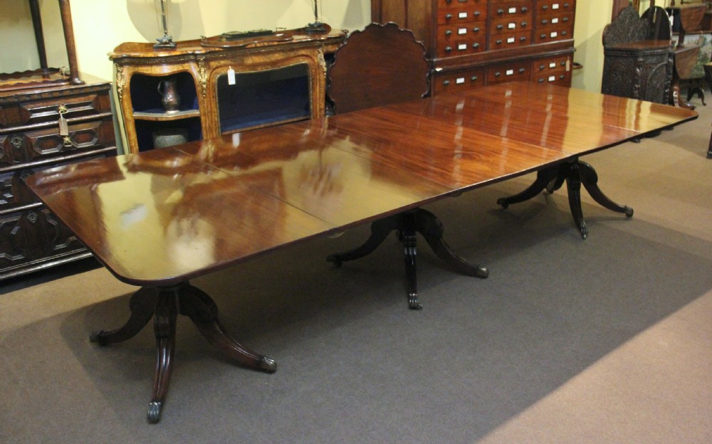 Early 19th Century mahogany three pedestal dining table View V