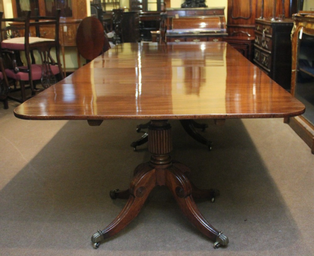 Early 19th Century mahogany three pedestal dining table View VI