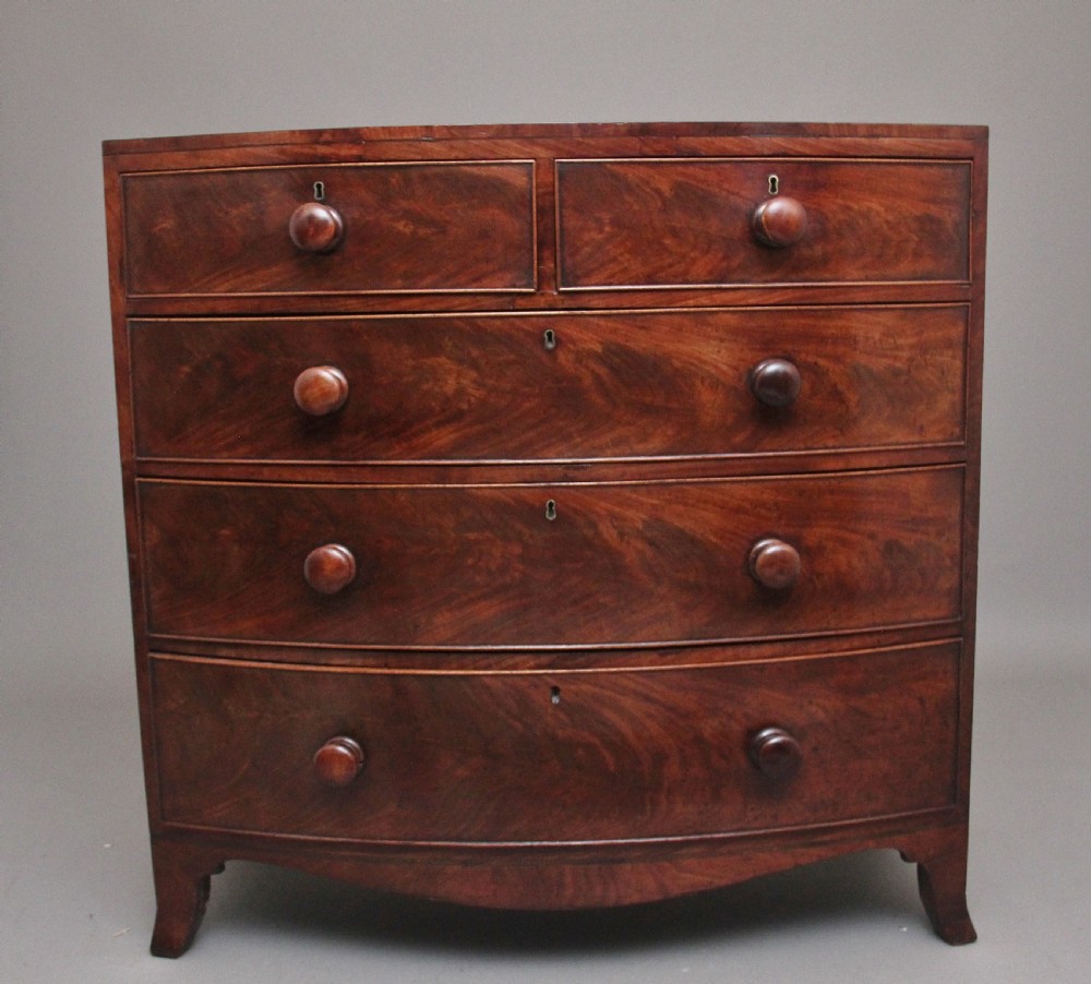 Early 19th Century mahogany bowfront chest of drawers