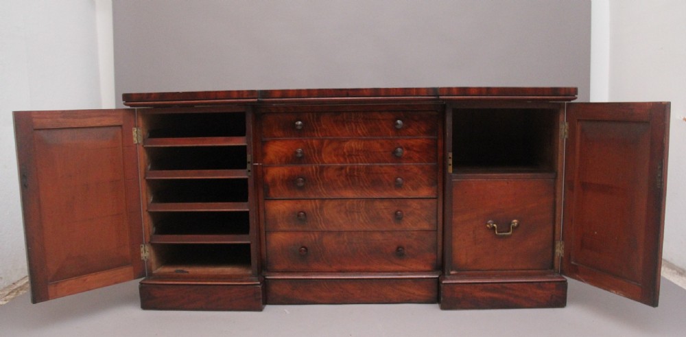 Early 19th Century mahogany cabinet View III