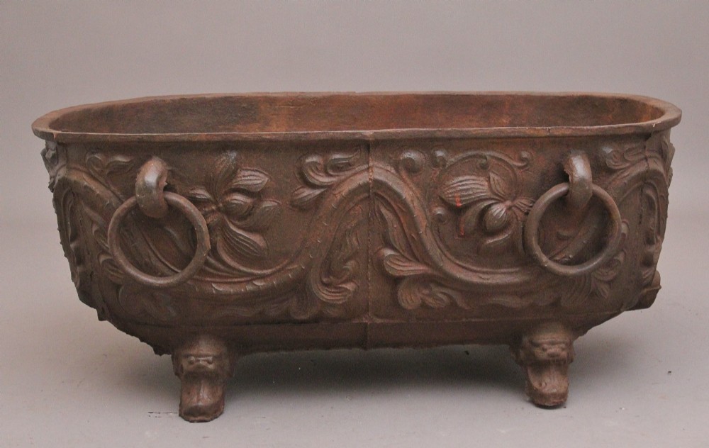 Early 19th Century Chinese cast iron temple bath View IX