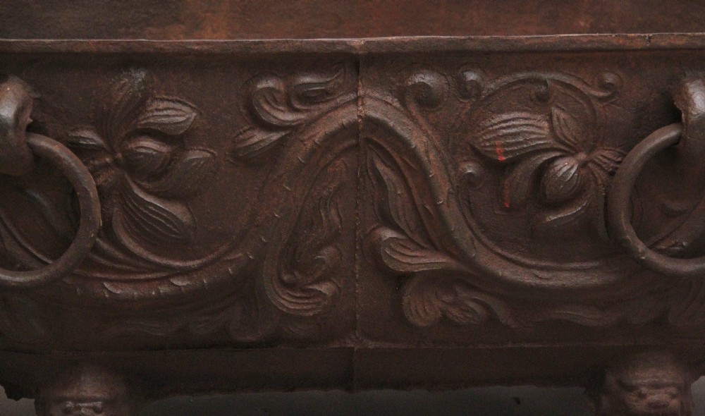 Early 19th Century Chinese cast iron temple bath View XI
