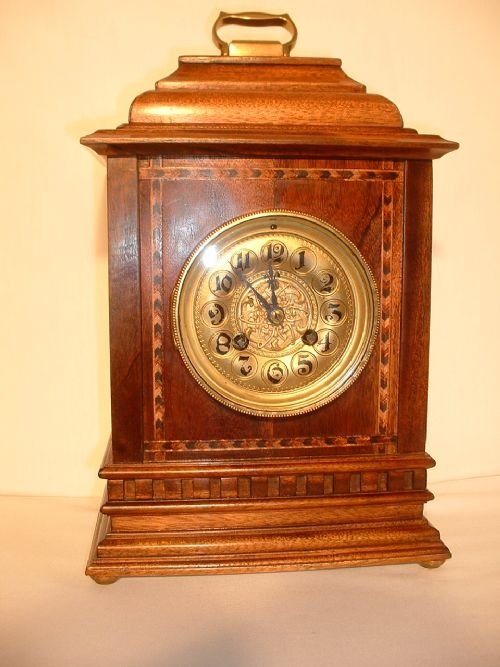 Bracket/mantle Clock