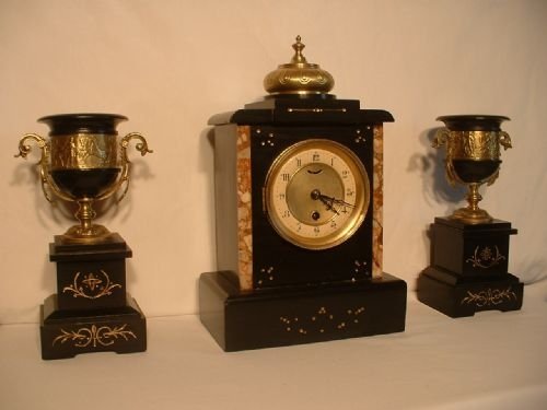 Garniture Set