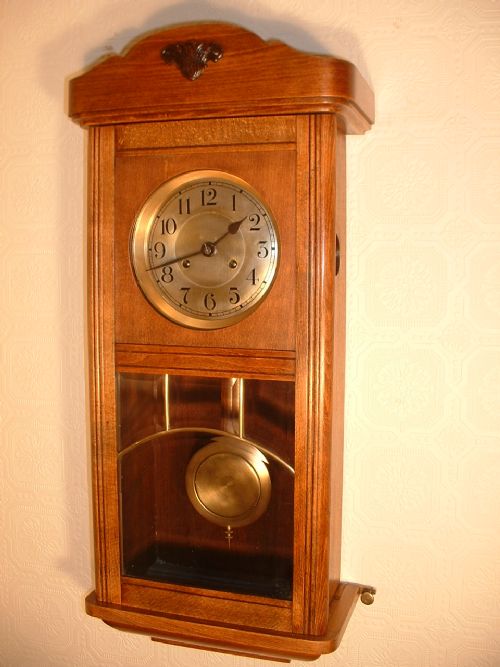 An Arts & Crafts Chimming Wallclock
