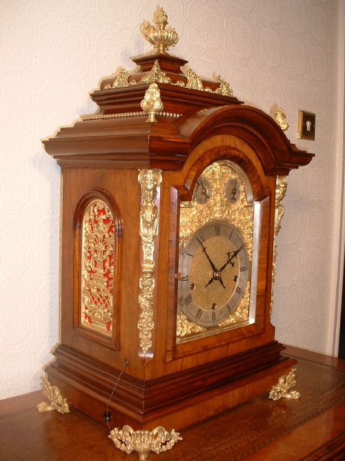 fig 2. Exemplary Westminster-Chime Boardroom Clock.