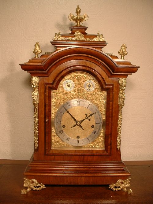 fig 3. Exemplary Westminster-Chime Boardroom Clock.