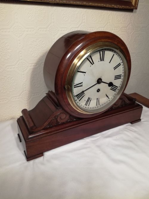 Boardroom / Table / Bracket Clock