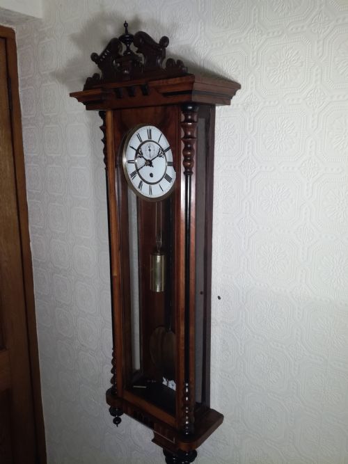 fig 1. Slimline Vienna Timepiece Wall Clock