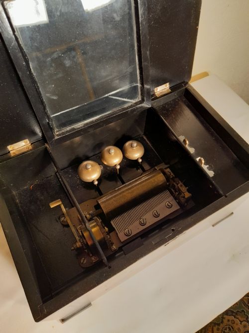 MUSIC BOX - ADDITIONAL PHOTO 4