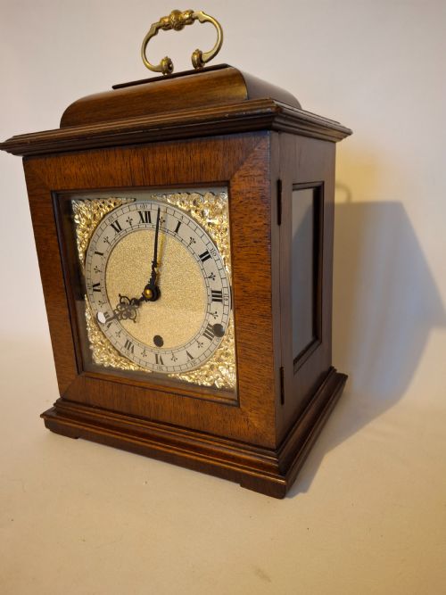 Walnut, Westminster-chime Bracket/mantel Clock