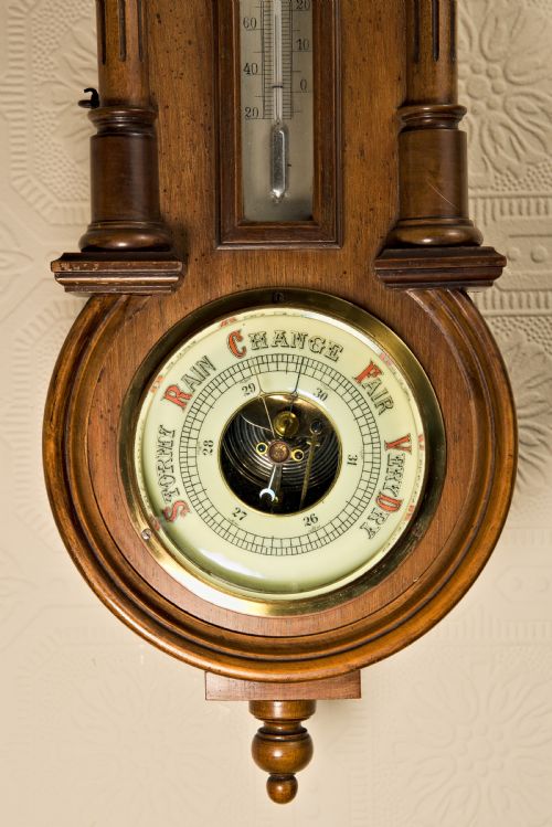 COMBINED CLOCK THERMOMETER AND BAROMETER - ADDITIONAL PHOTO 5