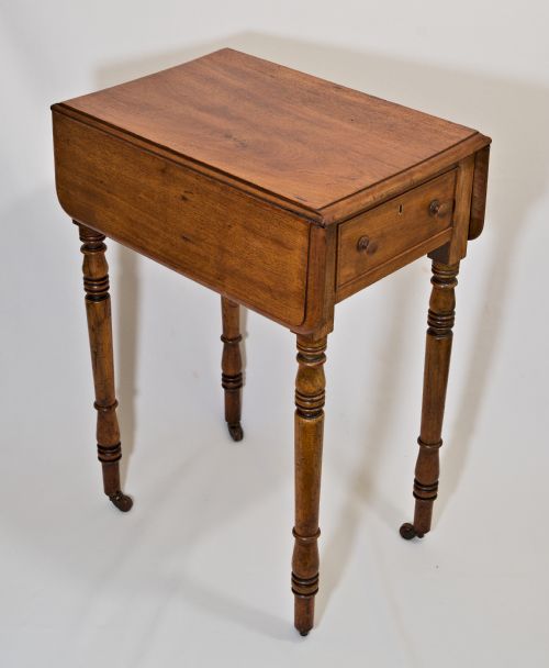 Petite, Georgian, Drop-leaf, Pembroke Side Table.