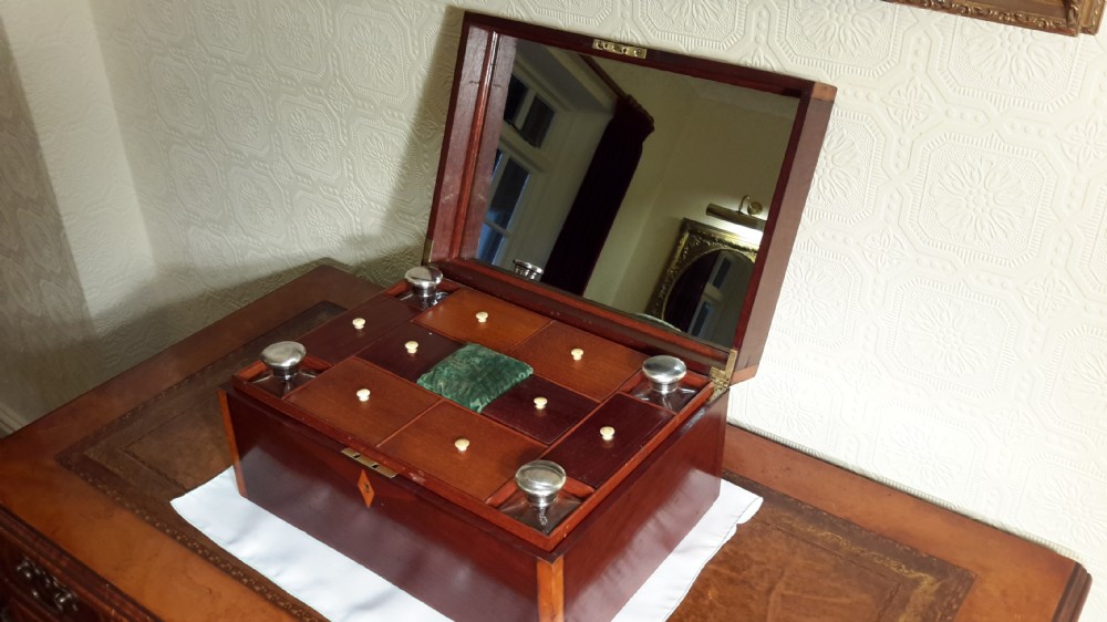 Tunbridgeware Ladies Vanity Box