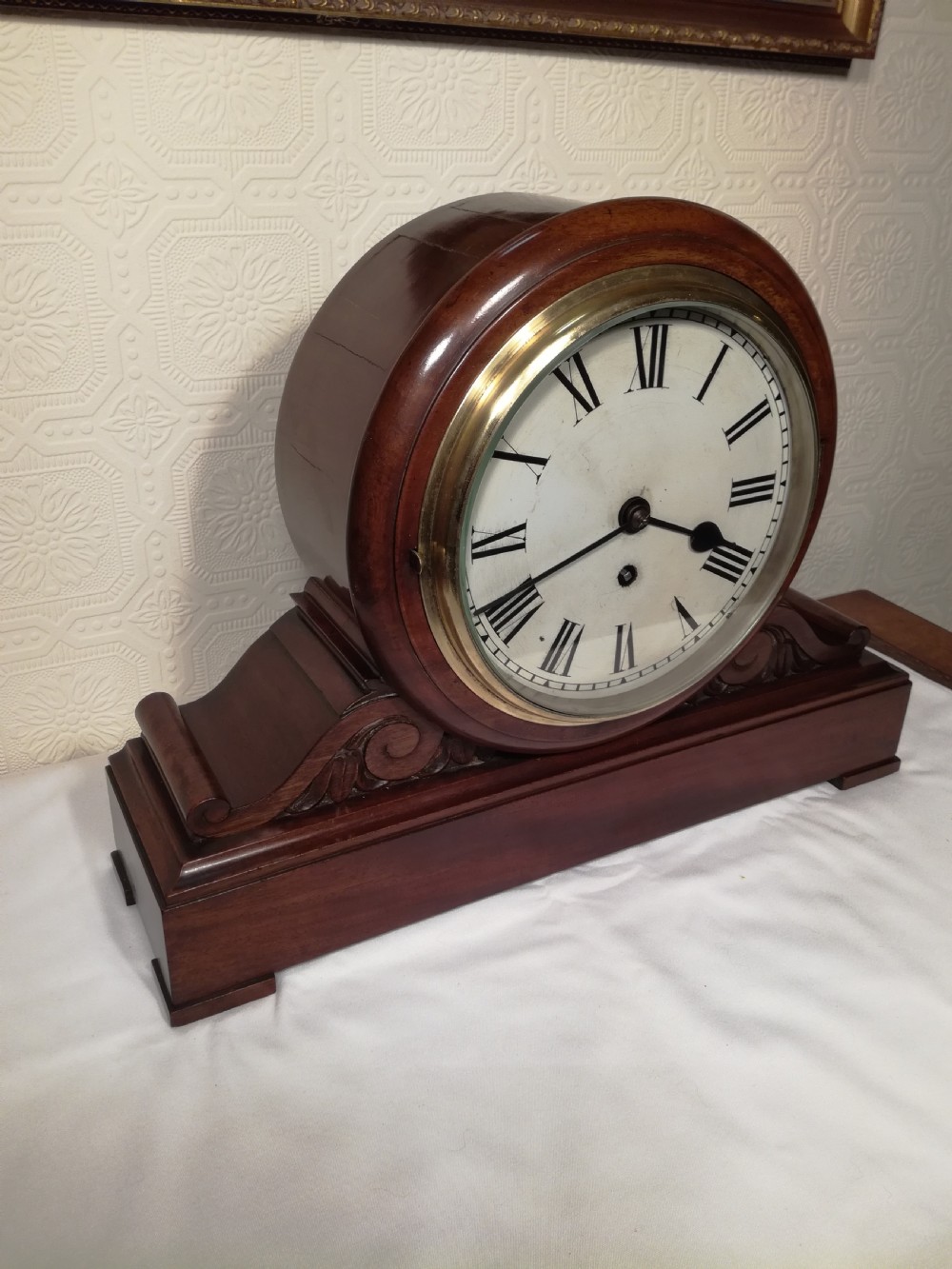 Boardroom / Table / Bracket Clock View V