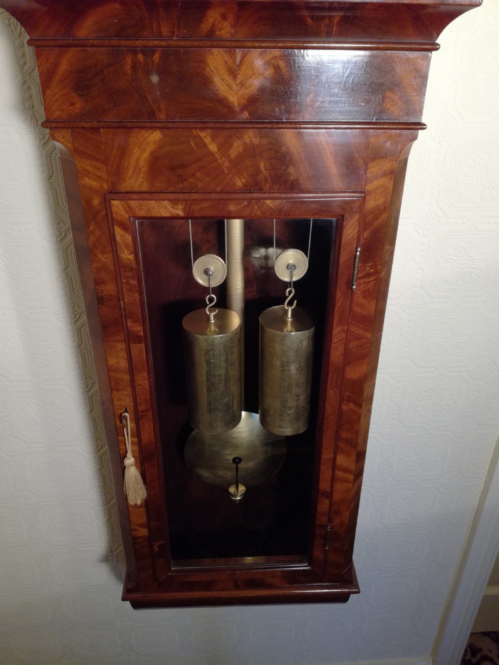 Magnificant Tavern-Style Regulator Wall Clock View V
