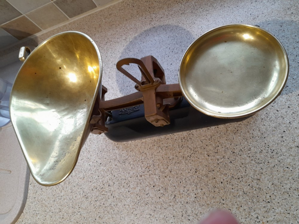 Avery Kitchen Scales View II