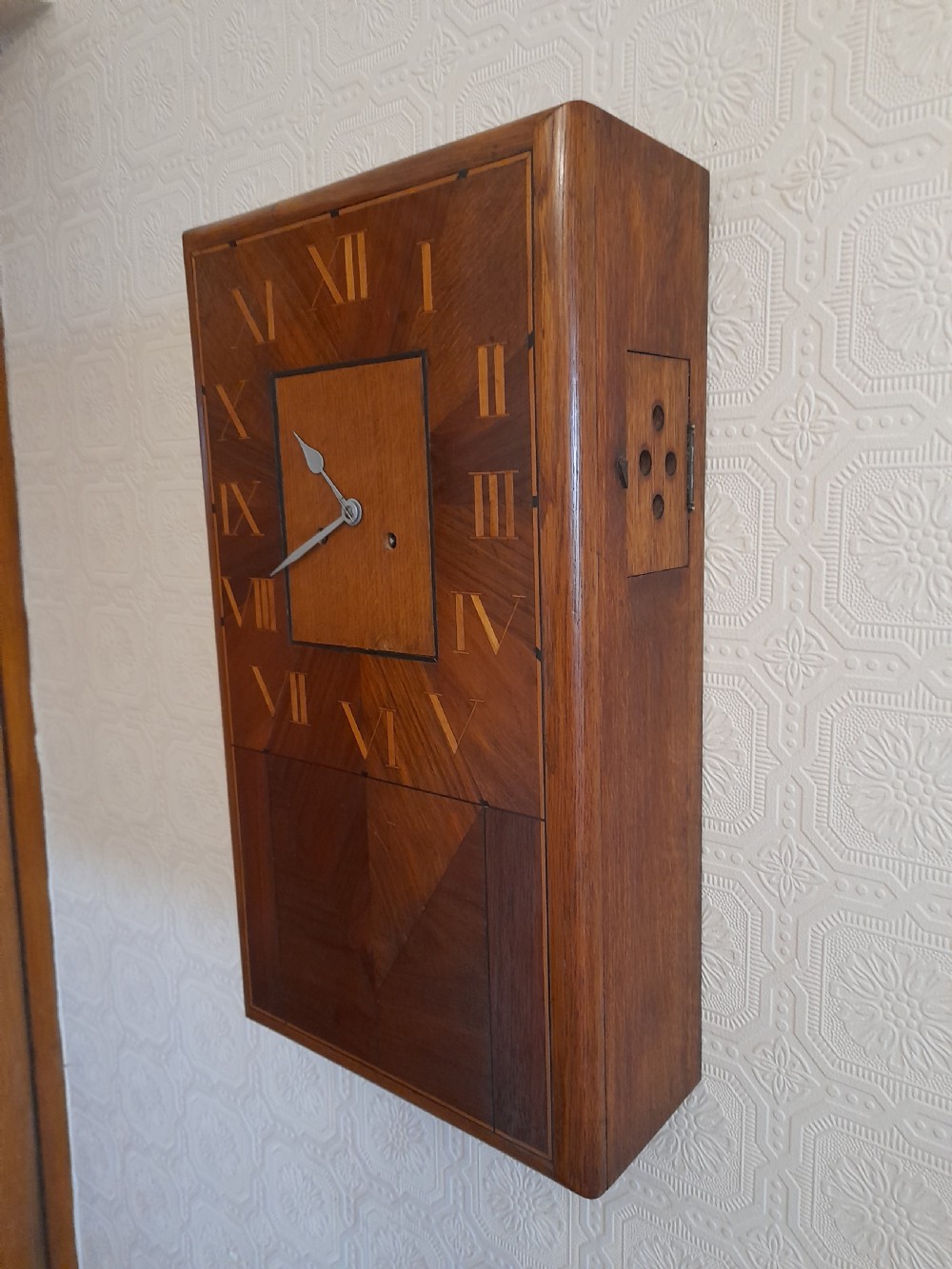 Art-Deco Striking Wall Clock View II
