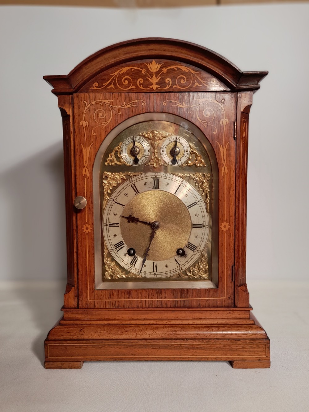 Camera Kuss Bracket/mantel Clock