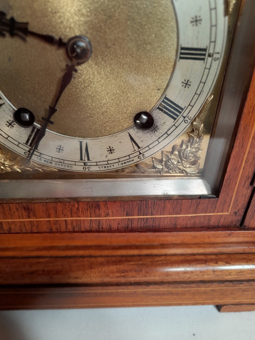 Camera Kuss Bracket/mantel Clock View III