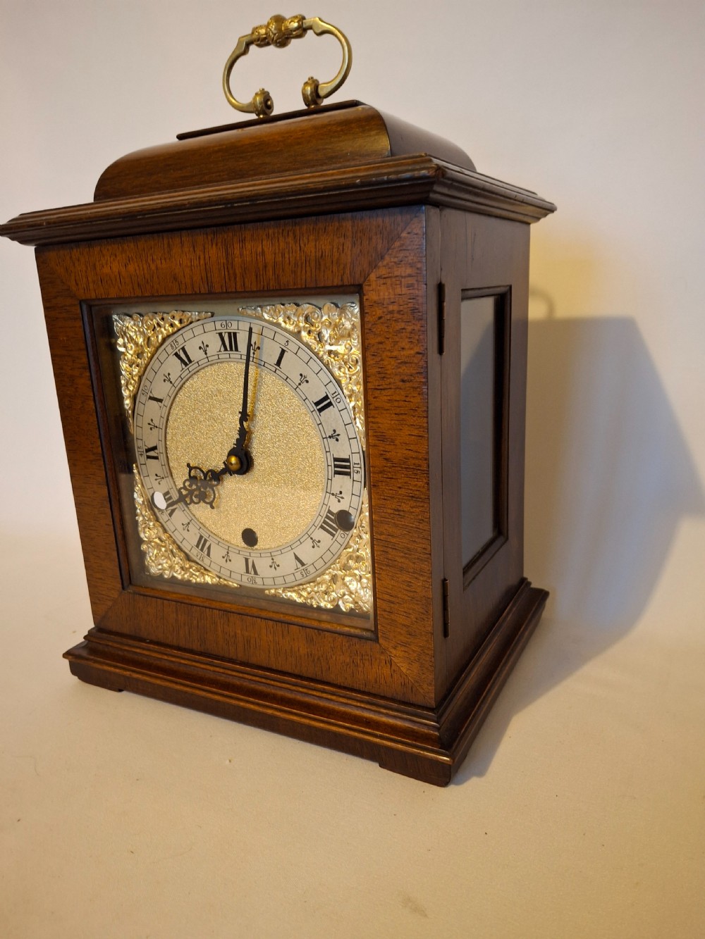Walnut, Westminster-Chime Bracket/Mantel Clock