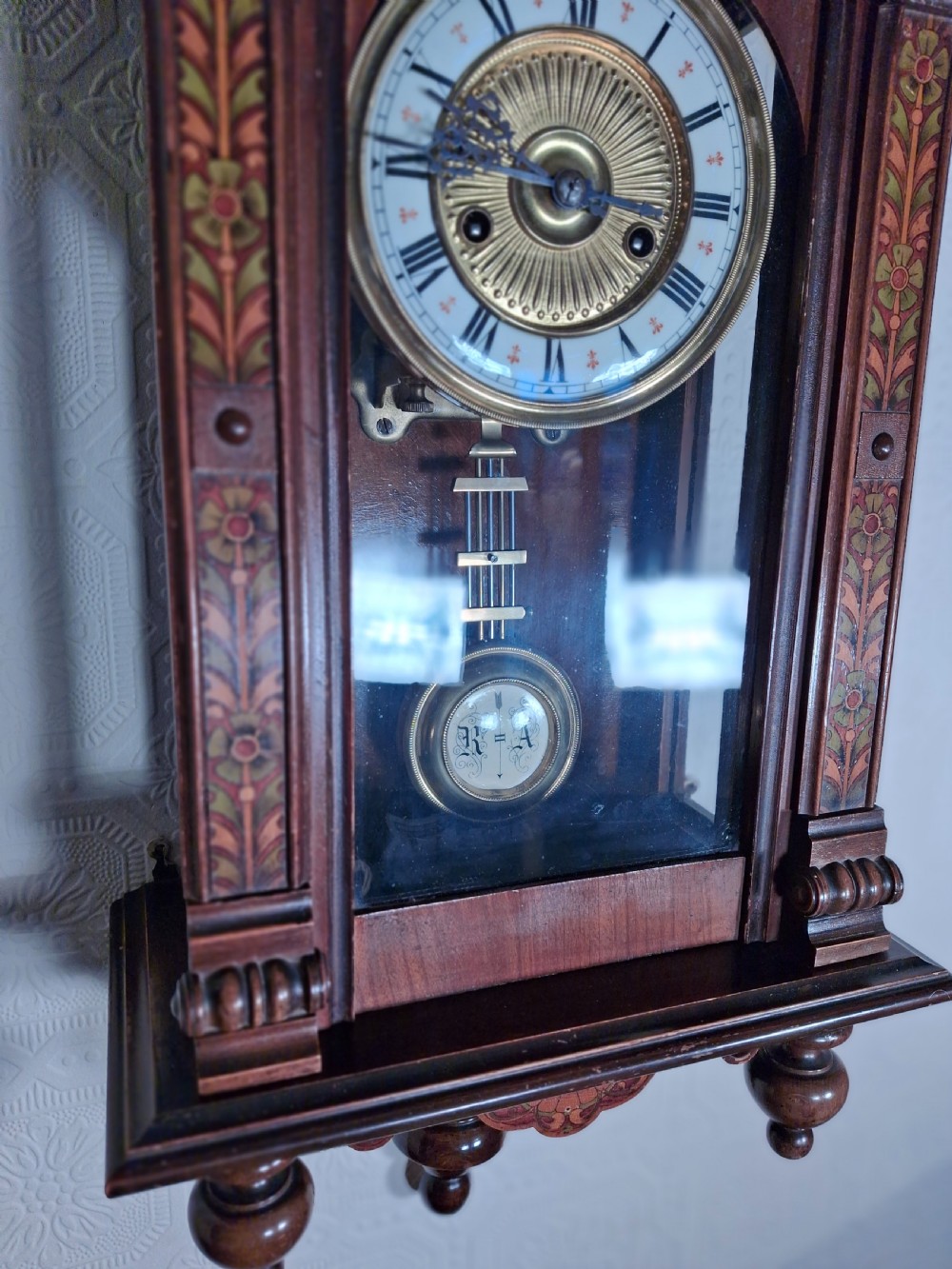 A delightful, Striking Wall Clock View IV