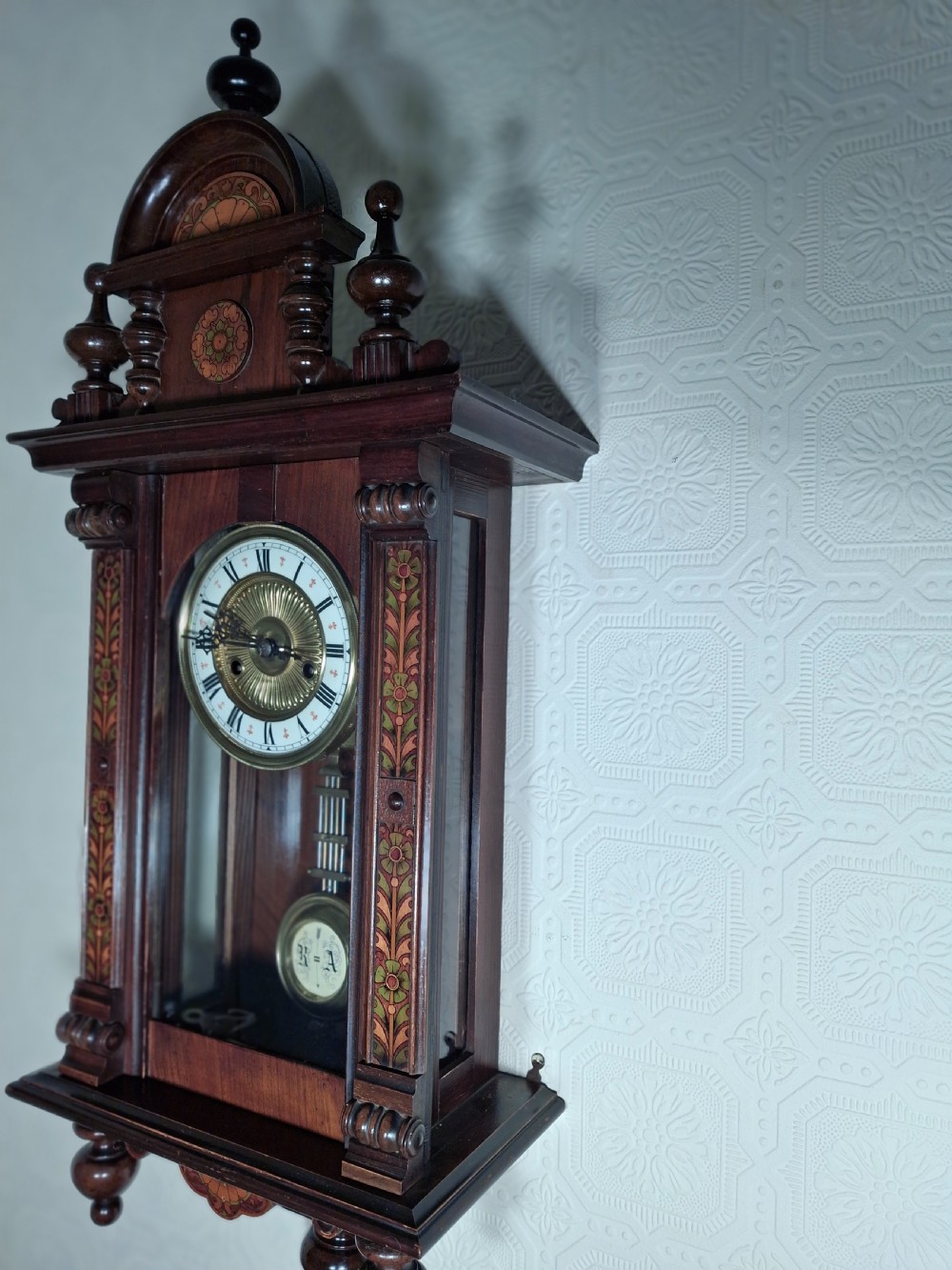 A delightful, Striking Wall Clock View V