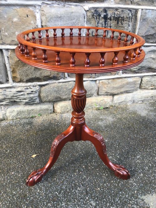 Quality Mahogany Gallery Top Tripod Wine Table