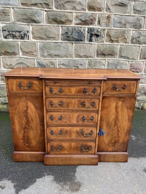 Quality Inlaid Mahogany Dwarf Breakfront Sideboard