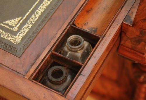 A FINE QUALITY VICTORIAN BURR WALNUT INLAID PIANO TOP POP UP DAVENPORT BY JAMES SHOOLBRED CO - ADDITIONAL PHOTO 2