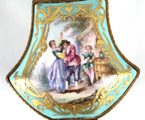 A LATE 19TH C FRENCH TURQUOISE GROUND SHIELD SHAPED SMALL BOX - ADDITIONAL PHOTO 6