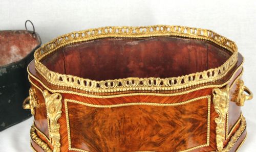 A FINE VICTORIAN BURR WALNUT AND AMBOYNA ORMOLU MOUNTED TABLE TOP JARDINERE - ADDITIONAL PHOTO 1